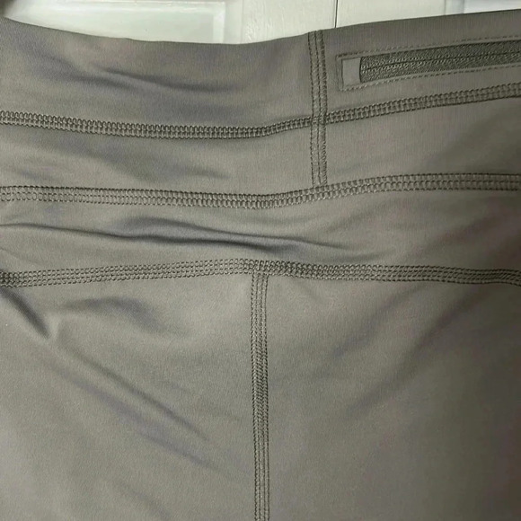 NWT LOLE RUN CAPRIS LOLE LEGGINGS XS GREY WITH YELLOW TRIM LOGO  REG 80$ - Picture 12 of 14
